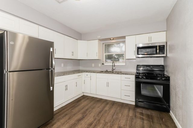 1303 W Phillips Street, Alvin, TX 77511