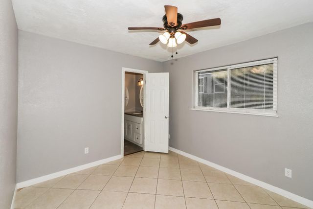 1303 W Phillips Street, Alvin, TX 77511