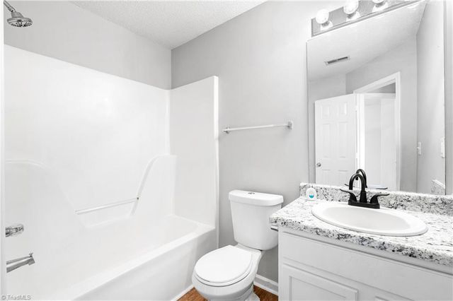 3921 Quillmark Court, Winston-salem, NC 27127