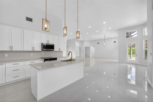 19558 Red Gum Trl, Jupiter, FL 33458