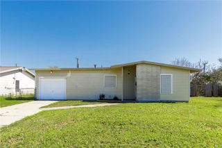1608 Crosby St, Portland, TX 78374