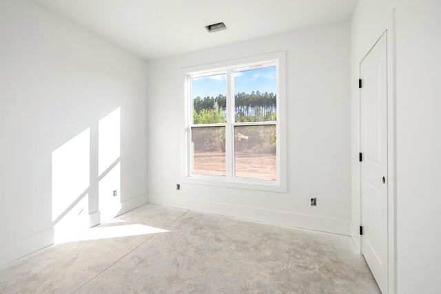 3140 Peach Orchard Road, Dalzell, SC 29040