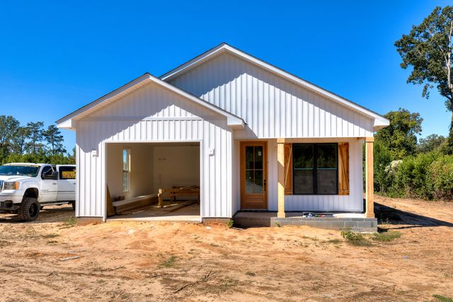 3140 Peach Orchard Road, Dalzell, SC 29040