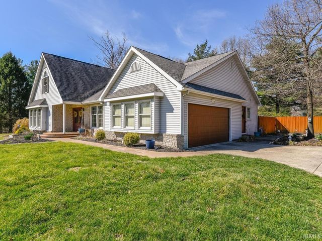 3920 S Deerfield Drive, Bloomington, IN 47401