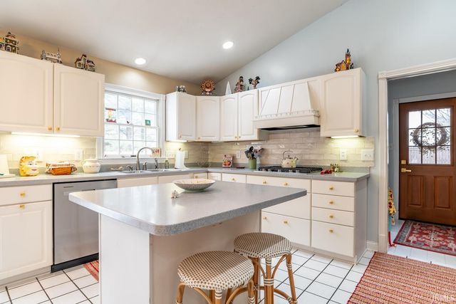 3920 S Deerfield Drive, Bloomington, IN 47401