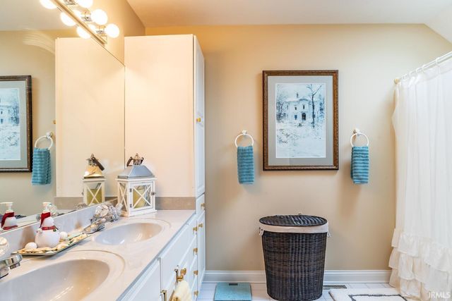 3920 S Deerfield Drive, Bloomington, IN 47401