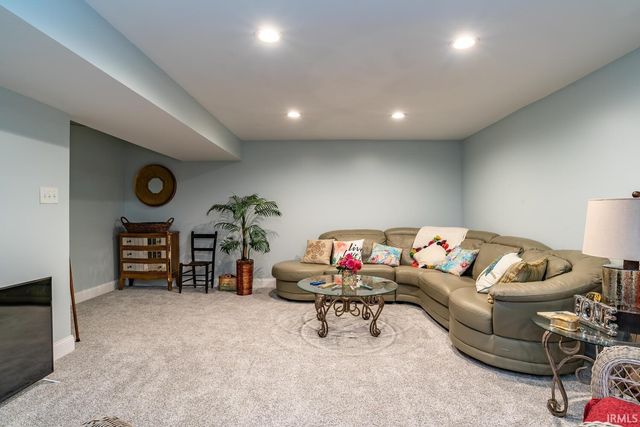 3920 S Deerfield Drive, Bloomington, IN 47401