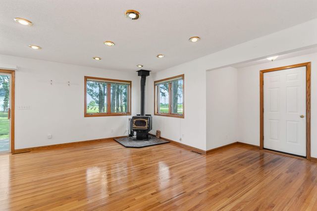 24975 Mower Freeborn Road, Austin, MN 55912