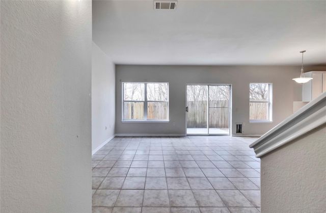 7312 E Ben White BLVD 6, Austin, TX 78741