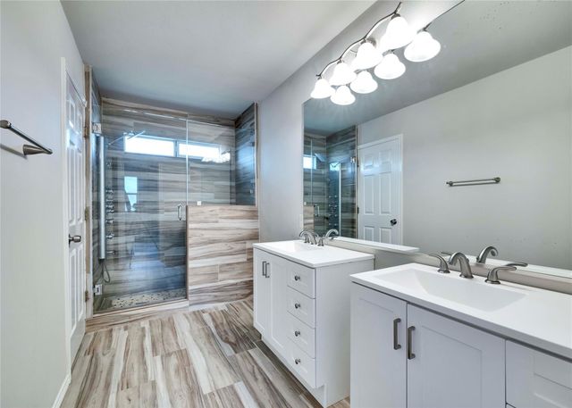 7312 E Ben White BLVD 6, Austin, TX 78741