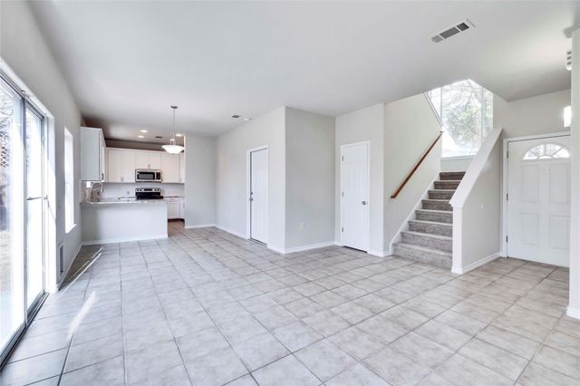 7312 E Ben White BLVD 6, Austin, TX 78741