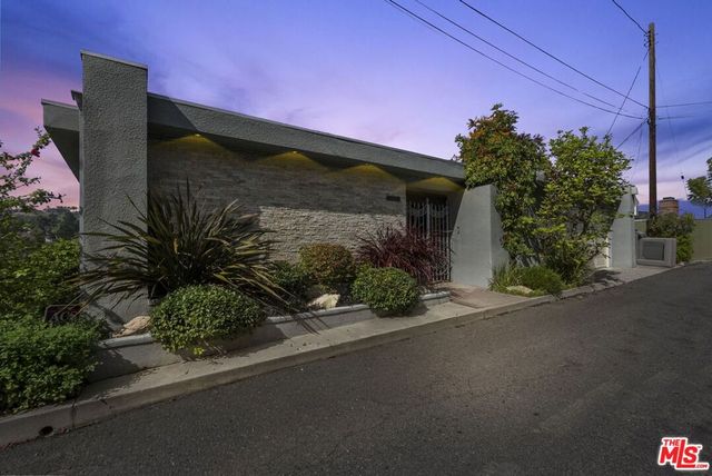 13523 Cheltenham Drive, Sherman Oaks, CA 91423