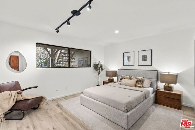 13523 Cheltenham Drive, Sherman Oaks, CA 91423