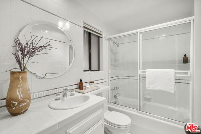 13523 Cheltenham Drive, Sherman Oaks, CA 91423