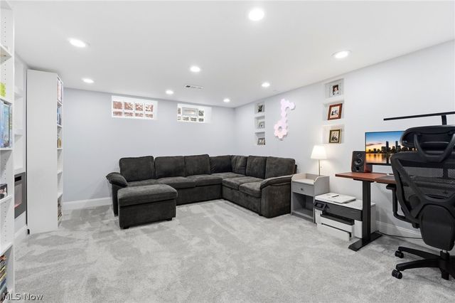 2560 Milton Road, University Heights, OH 44118
