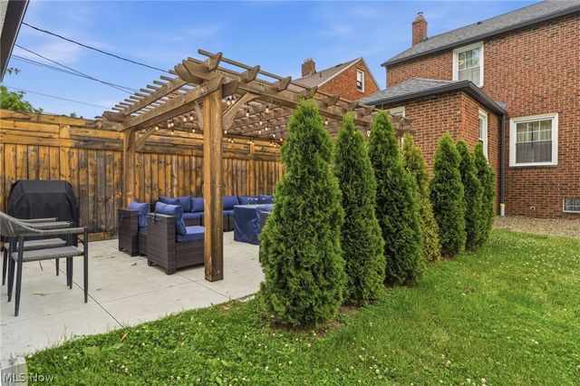 2560 Milton Road, University Heights, OH 44118