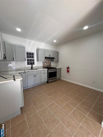 281 Hope Avenue, Passaic, NJ 07055