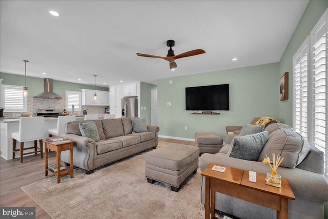 2230 MONMOUTH LN, Williamstown, NJ 08094