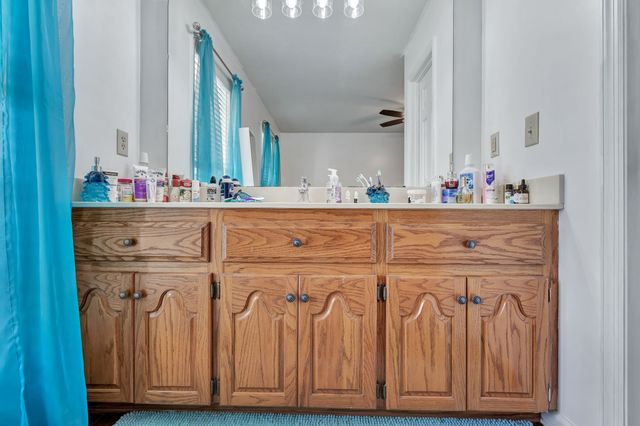 528 W Point Rd, Lawrenceburg, TN 38464