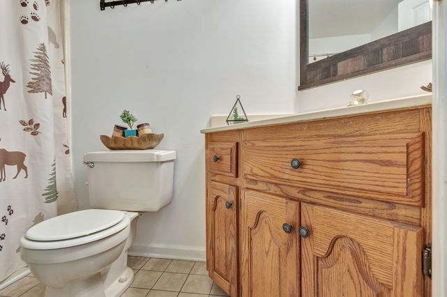 528 W Point Rd, Lawrenceburg, TN 38464