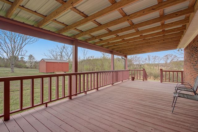 528 W Point Rd, Lawrenceburg, TN 38464