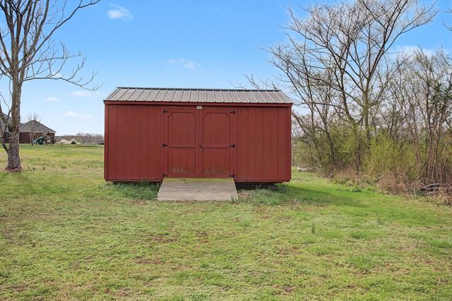 528 W Point Rd, Lawrenceburg, TN 38464