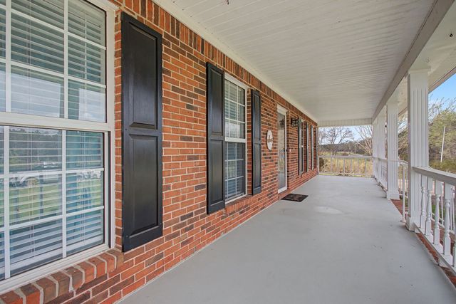 528 W Point Rd, Lawrenceburg, TN 38464