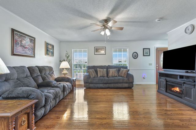 528 W Point Rd, Lawrenceburg, TN 38464