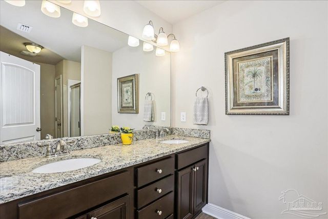 8881 Brown Pelican Cir, Navarre, FL 32566