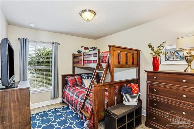 8881 Brown Pelican Cir, Navarre, FL 32566