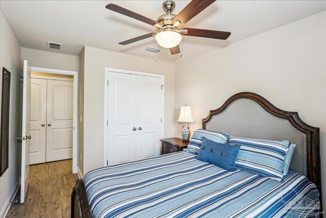 8881 Brown Pelican Cir, Navarre, FL 32566