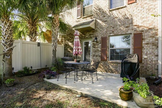 8881 Brown Pelican Cir, Navarre, FL 32566