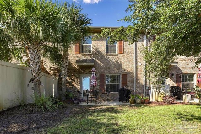 8881 Brown Pelican Cir, Navarre, FL 32566