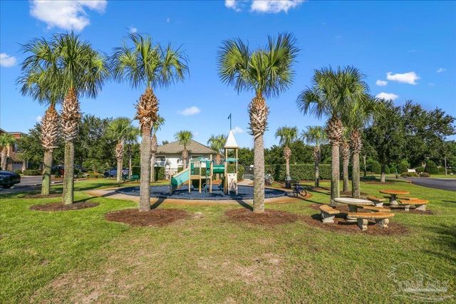 8881 Brown Pelican Cir, Navarre, FL 32566