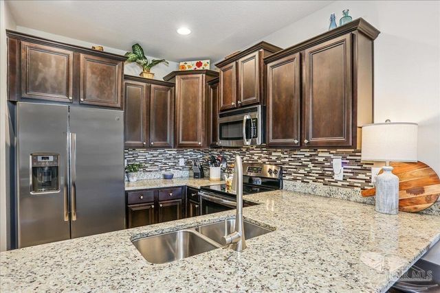 8881 Brown Pelican Cir, Navarre, FL 32566