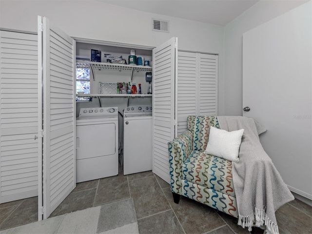 509 HARBOR DRIVE S, Venice, FL 34285