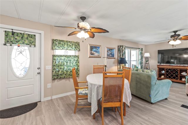 214 LEISURE WAY, Palmetto, FL 34221