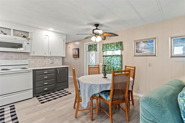 214 LEISURE WAY, Palmetto, FL 34221