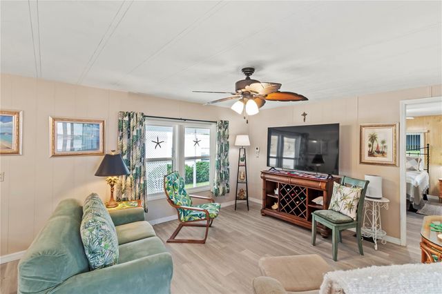 214 LEISURE WAY, Palmetto, FL 34221