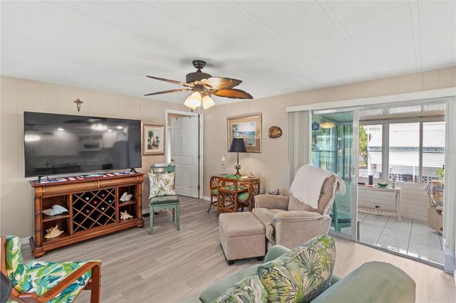 214 LEISURE WAY, Palmetto, FL 34221