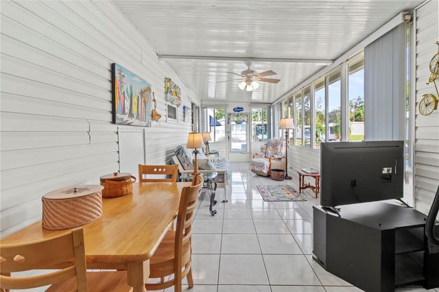 214 LEISURE WAY, Palmetto, FL 34221