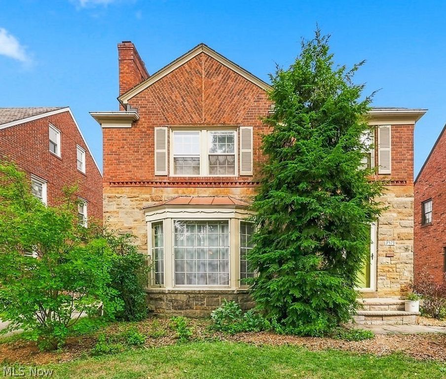 2579 Saybrook Road, University Heights, OH 44118