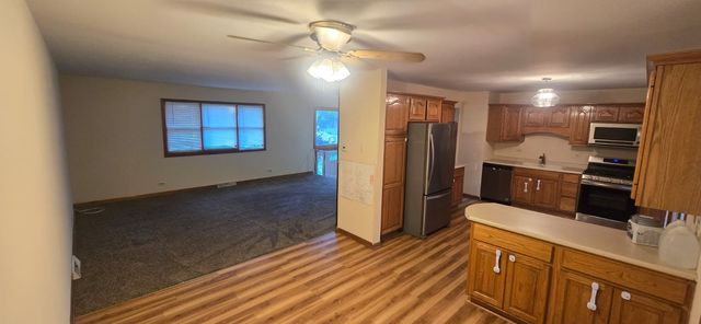 2 Willow Court, Bolingbrook, IL 60440