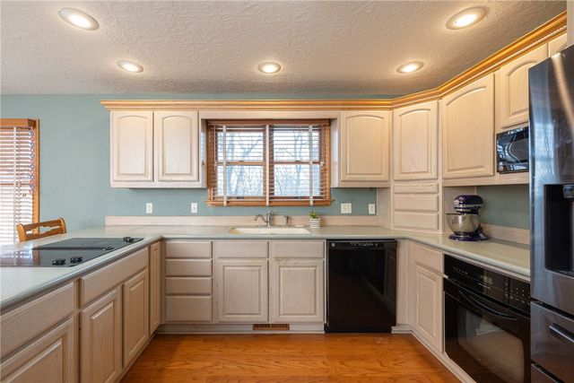 1500 Holly Place, Siloam Springs, AR 72761