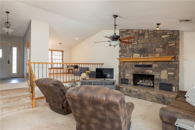 1500 Holly Place, Siloam Springs, AR 72761