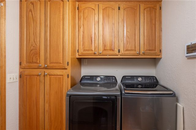 1500 Holly Place, Siloam Springs, AR 72761