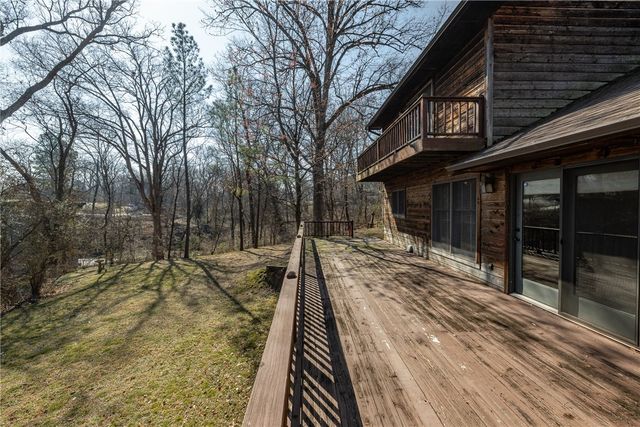 1500 Holly Place, Siloam Springs, AR 72761