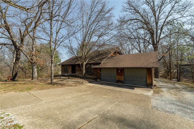 1500 Holly Place, Siloam Springs, AR 72761