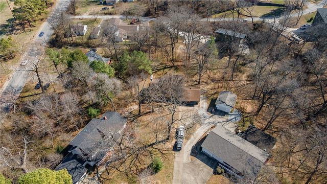 1500 Holly Place, Siloam Springs, AR 72761