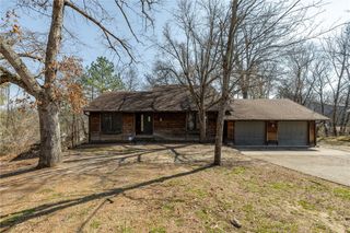 1500 Holly Place, Siloam Springs, AR 72761